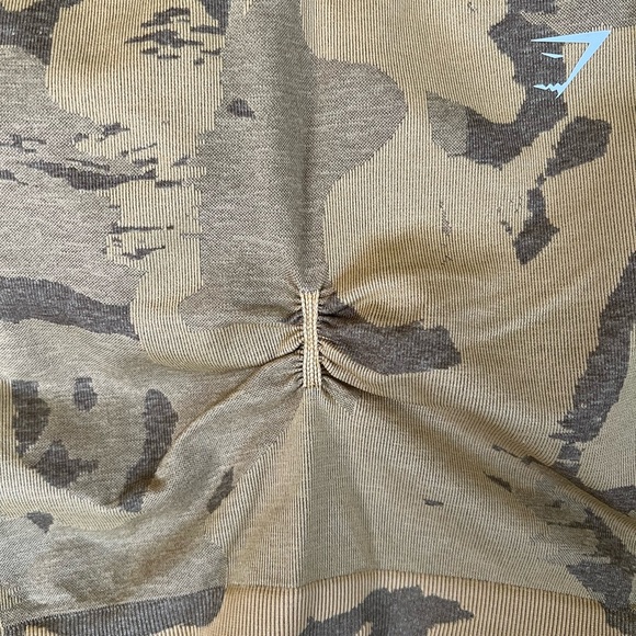Gymshark Camo Workout Set - Picture 4 of 13